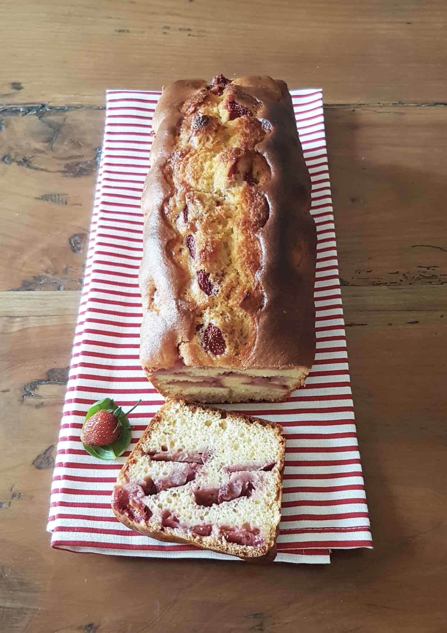 plumcake alle fragole e yogurt